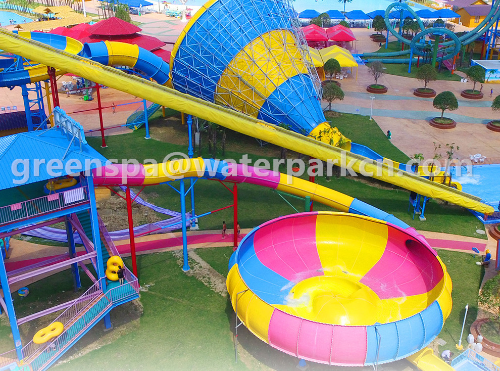 Family Members Big Amusement Water Park Equipments Durable Customised Color