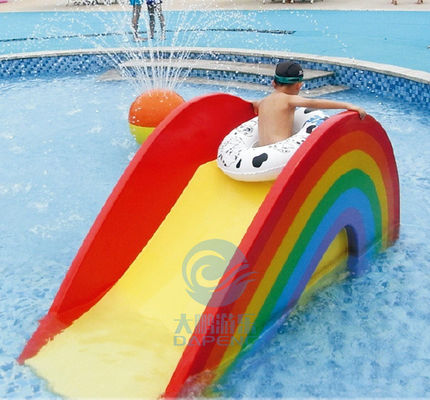 ราคาดี Rainbow Mini Splash Pad Children Fibreglass Water Slides Height 1.1m Width 0.6m ออนไลน์