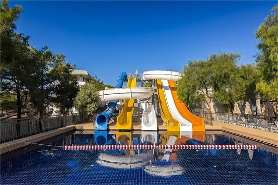 ODM Outdoor Games Play Theme Park สายสไลด์น้ําใยแก้วสําหรับเด็ก