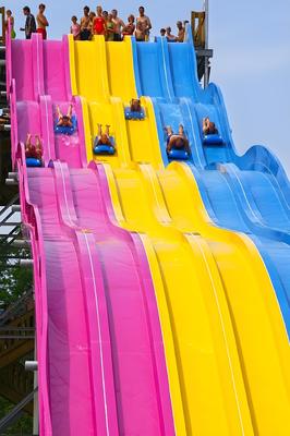 สระว่ายน้ํา ไฟเบอร์กล๊าสน้ําสไลด์ ความบันเทิง ความเร็วสูง ครอบครัวสําหรับสวนน้ํา เกมน้ํา