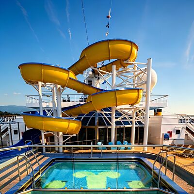 คุณภาพ สไลเดอร์สวนน้ำกลางแจ้ง สไลเดอร์ไฟเบอร์กลาสแบบเกลียว อุปกรณ์สวนน้ำสำหรับสระว่ายน้ำเชิงพาณิชย์ ขายส่ง โรงงาน