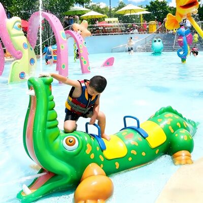 อุปกรณ์เล่นน้ำไฟเบอร์กลาสรูปสัตว์และการ์ตูนสำหรับสวนน้ำ Splash Pad สระว่ายน้ำเด็ก