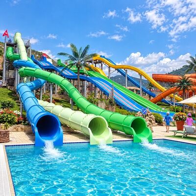 คุณภาพ สายสไพร่สไลด์น้ําปิด สายไฟเบอร์กล๊าสโค้ง Flume สีที่กําหนดเองสําหรับการพาณิชย์ ผู้ใหญ่ สายสไลด์สวนน้ํา โรงงาน