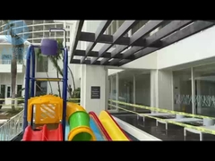 สนามเด็กเล่นกลางแจ้ง อุปกรณ์เล่นน้ํา ท่วมถัง